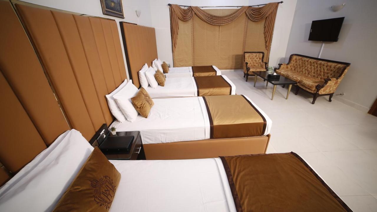 Four Squares Karachi Bed and Breakfast Buitenkant foto