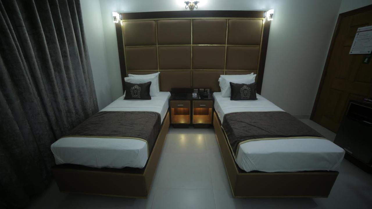 Four Squares Karachi Bed and Breakfast Buitenkant foto