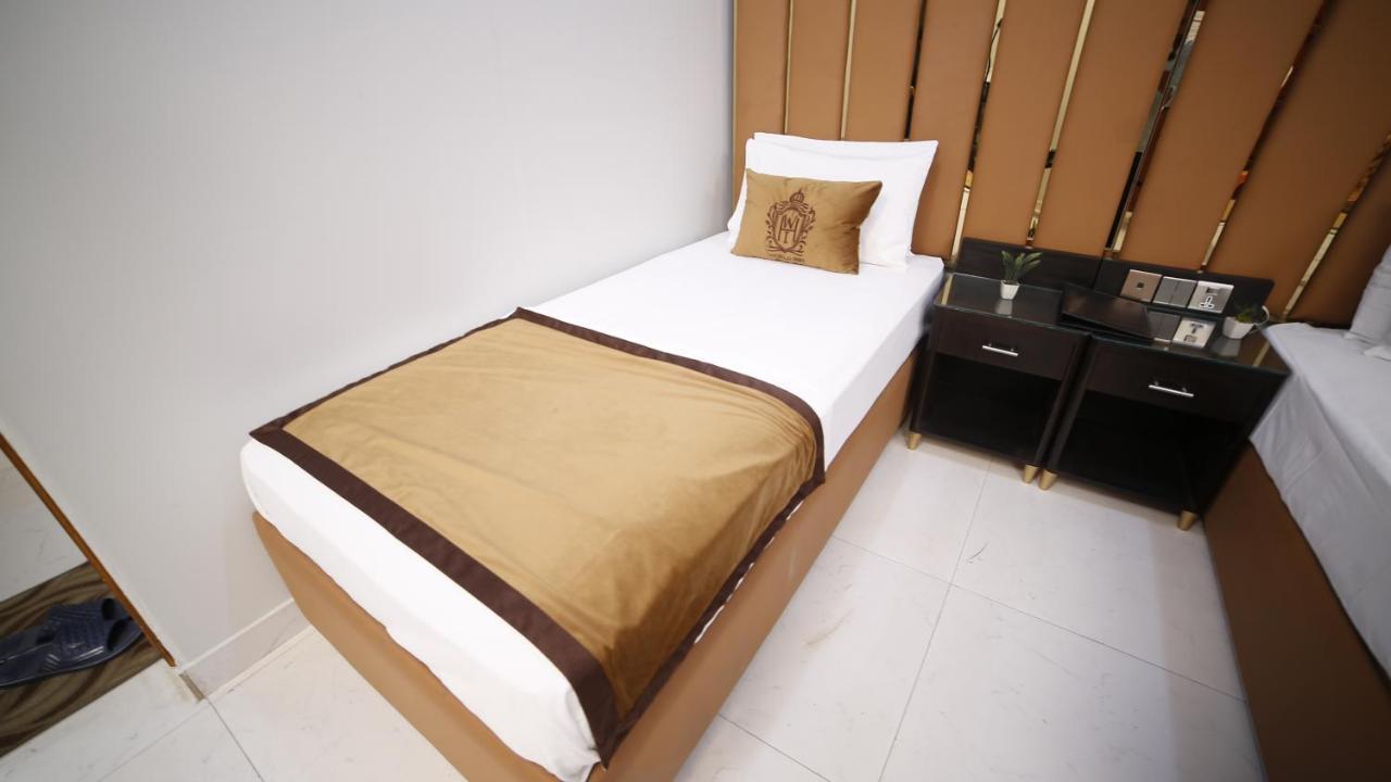 Four Squares Karachi Bed and Breakfast Buitenkant foto