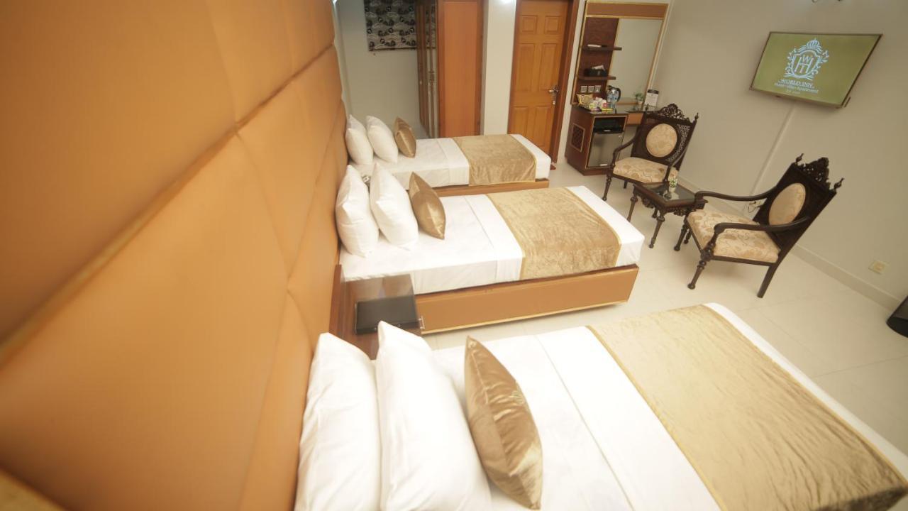 Four Squares Karachi Bed and Breakfast Buitenkant foto